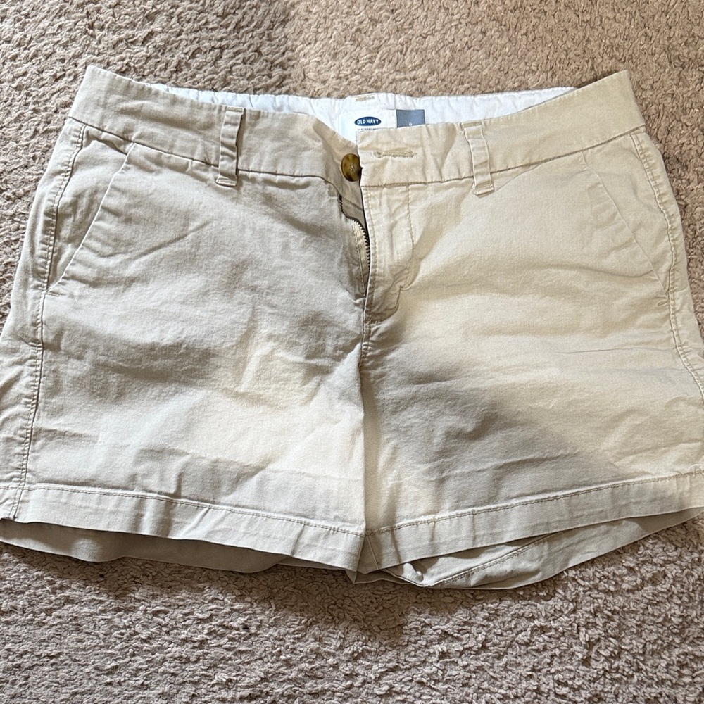 Old Navy Shorts Beige 💚